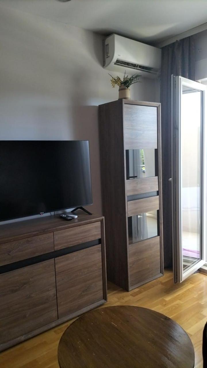 דירות פודגוריצה Ogi Apartman מראה חיצוני תמונה